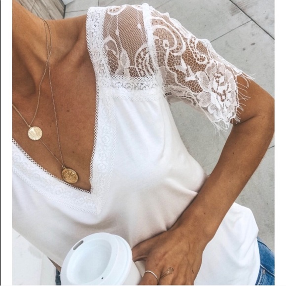 NWT Eyelash Lace Sleeves White V-neck Tee T-Shirt - Picture 2 of 8